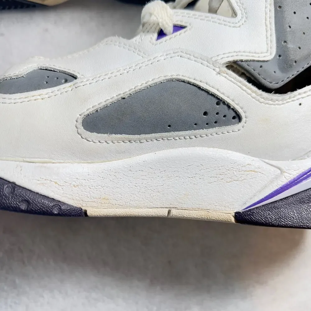 Sneaker Nike Air Jordan True Flight 2008 Youth 6 White Grey Purple #342774-151